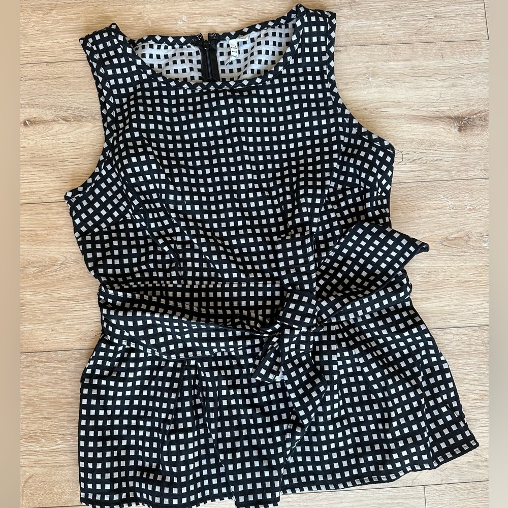 Elle Monochrome Checkered Top